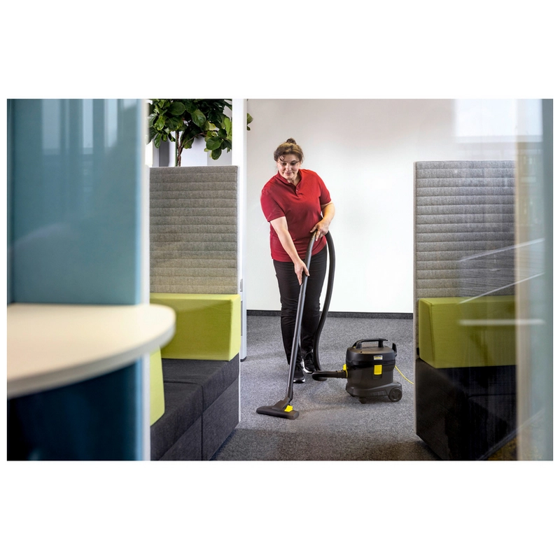 Aspirator Karcher T 11/1 Classic Adv Re!Plast Go!Further Negru
