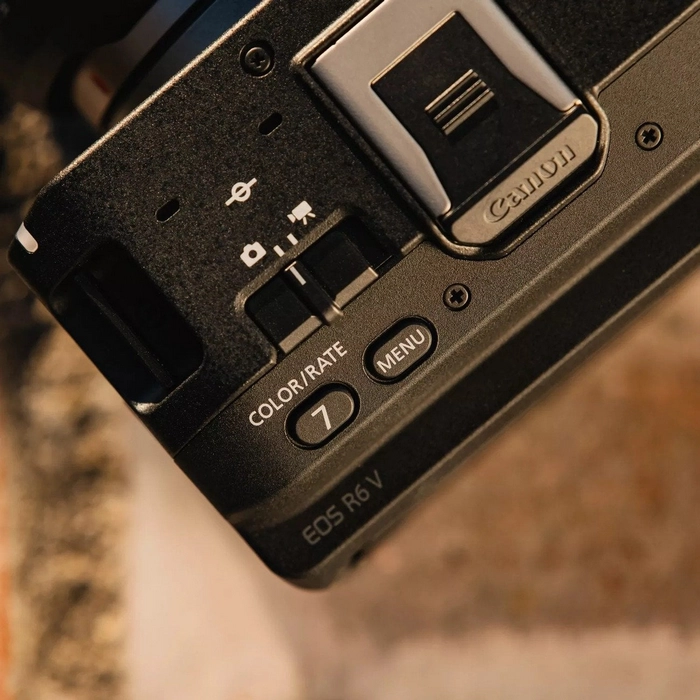 Беззеркальный фотоаппарат Canon EOS R6 V Body