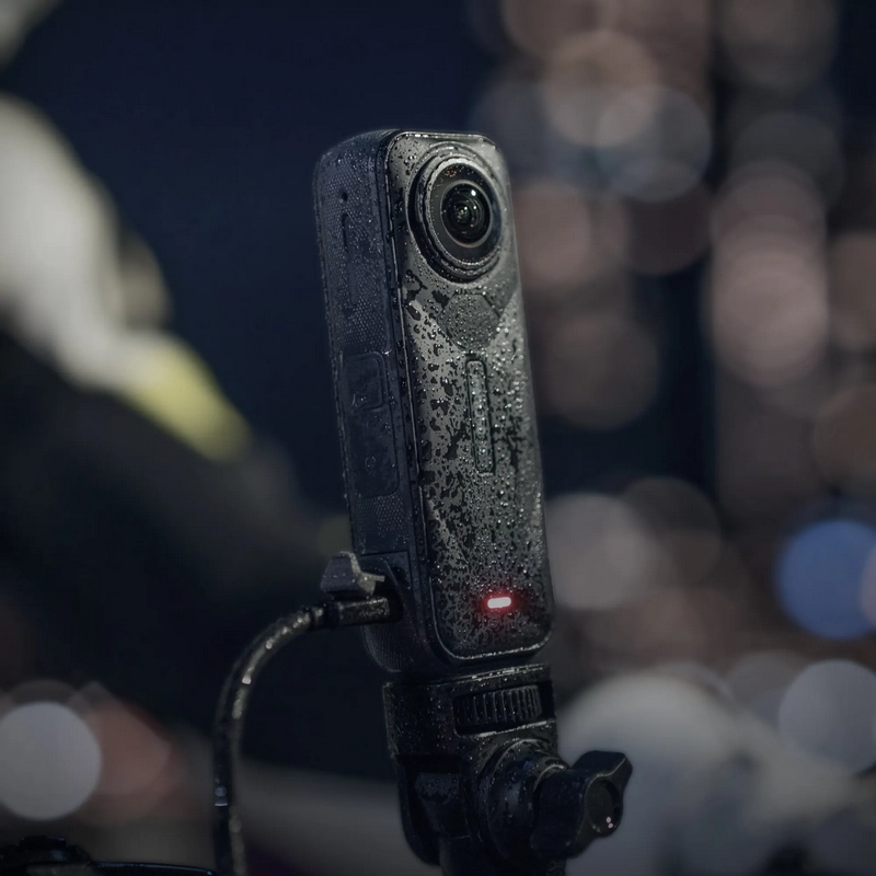 Аксессуары для экшн камеры Insta360 X5 All-Weather USB Charging Cover Черный