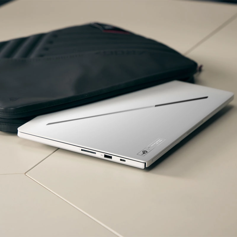Laptop Gaming ASUS ROG Zephyrus G14 GU405AR Platinum White