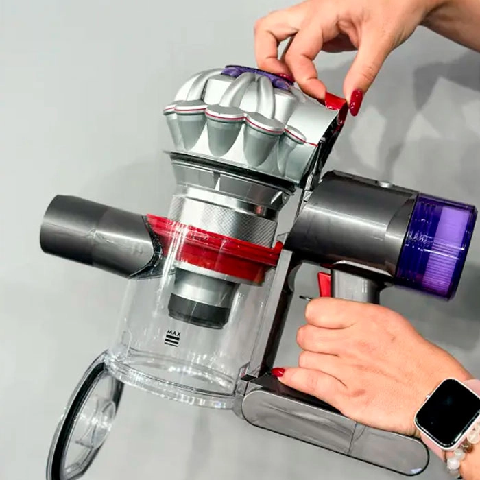 Aspirator Vertical Dyson V8 Advanced Argintiu