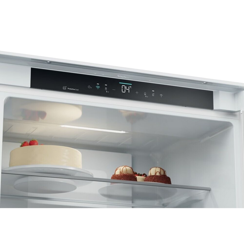 Холодильник Candy CNBQT3719EW Белый