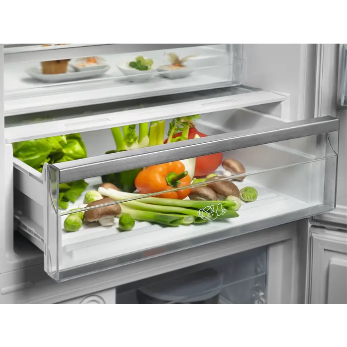 Холодильник Electrolux LNT7ME46X2 Нержавеющая сталь