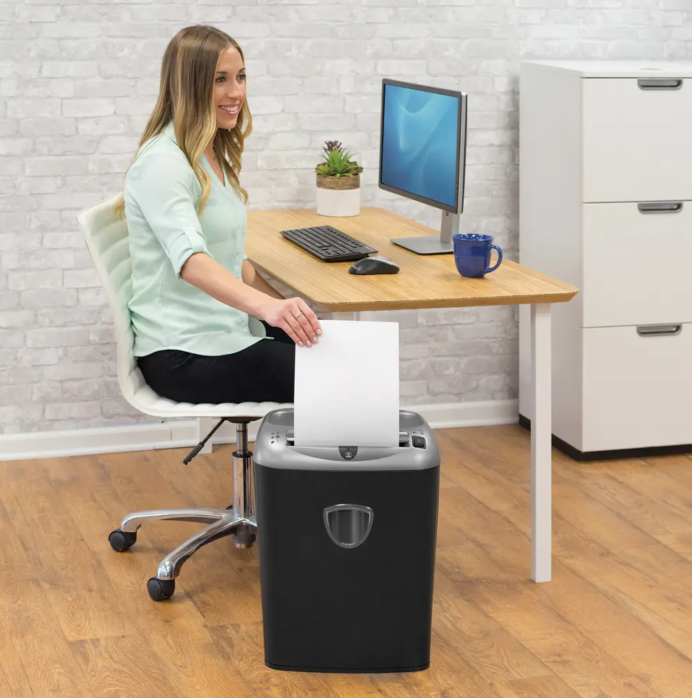 Шредер Fellowes PowerShred® 75CS Черный
