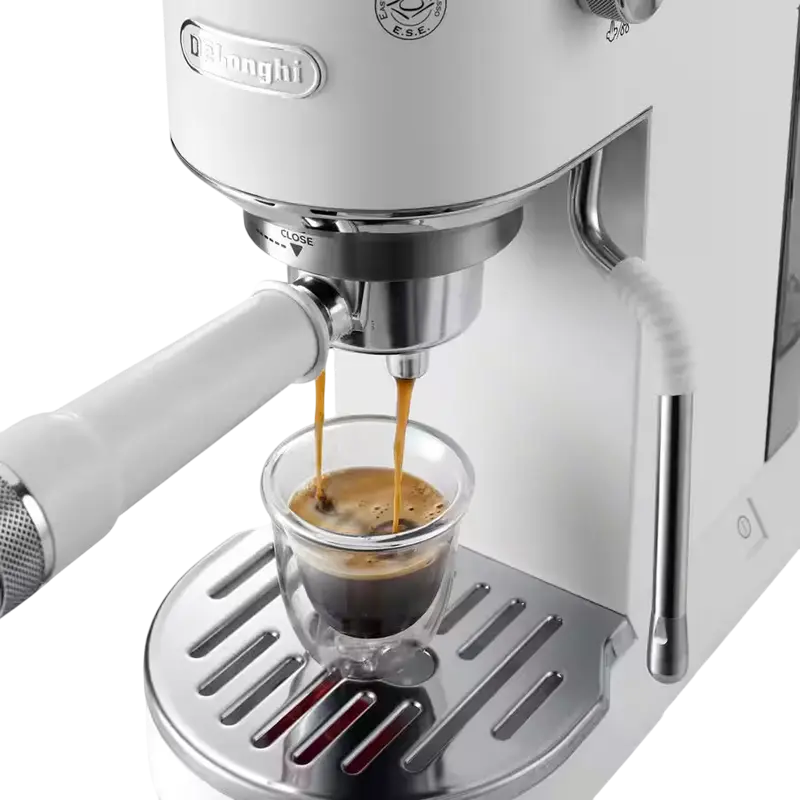 Кофеварка рожковая DeLonghi EC890.WI Белый