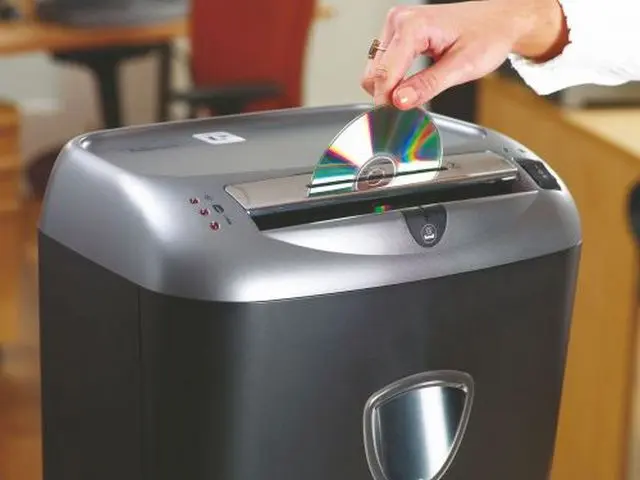 Шредер Fellowes PowerShred® 75CS Черный