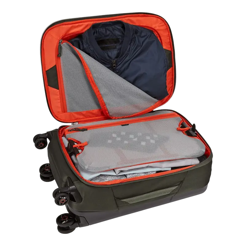Чемодан THULE Subterra Wheeled Duffel Dark Forest