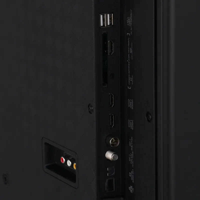 43" QLED SMART Телевизор Hisense 43E7KQ Черный