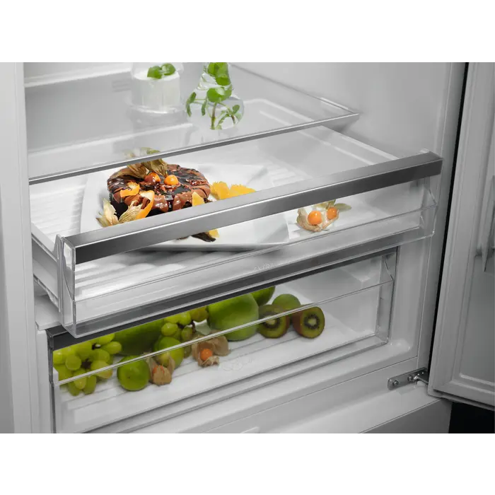 Холодильник Electrolux LNT7ME46X2 Нержавеющая сталь