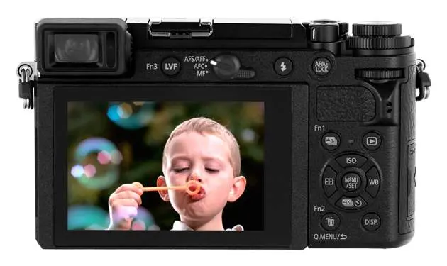 Panasonic DC-GX9EE-K & G Vario Lens