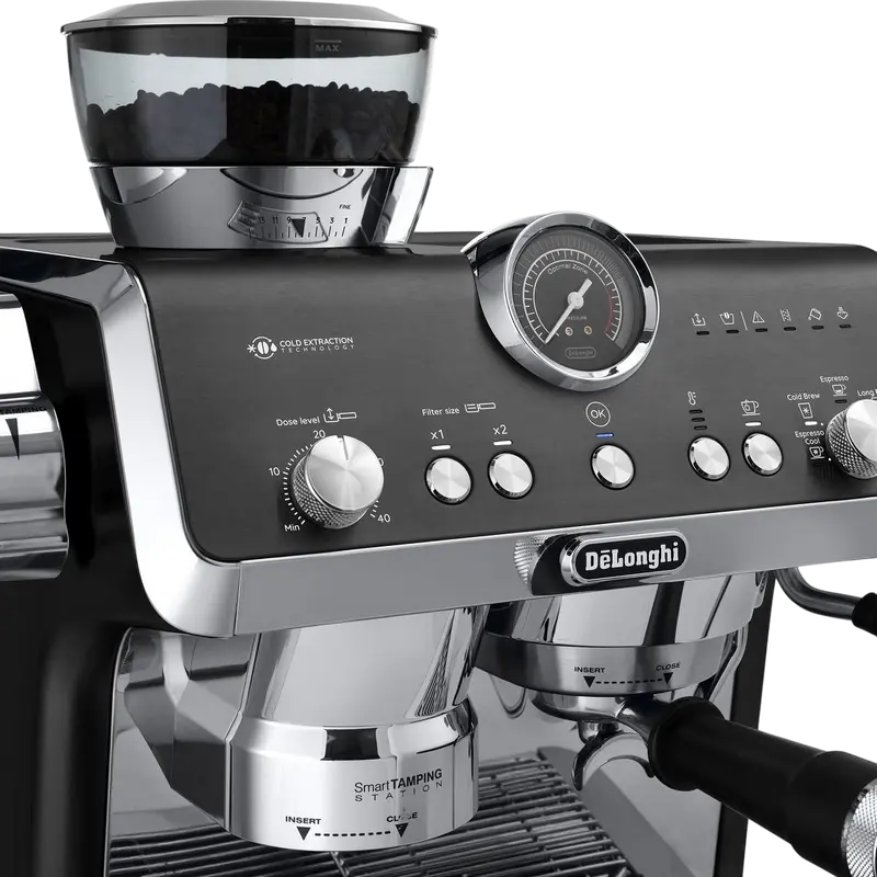 Кофеварка рожковая DeLonghi EC9555 BK Черный
