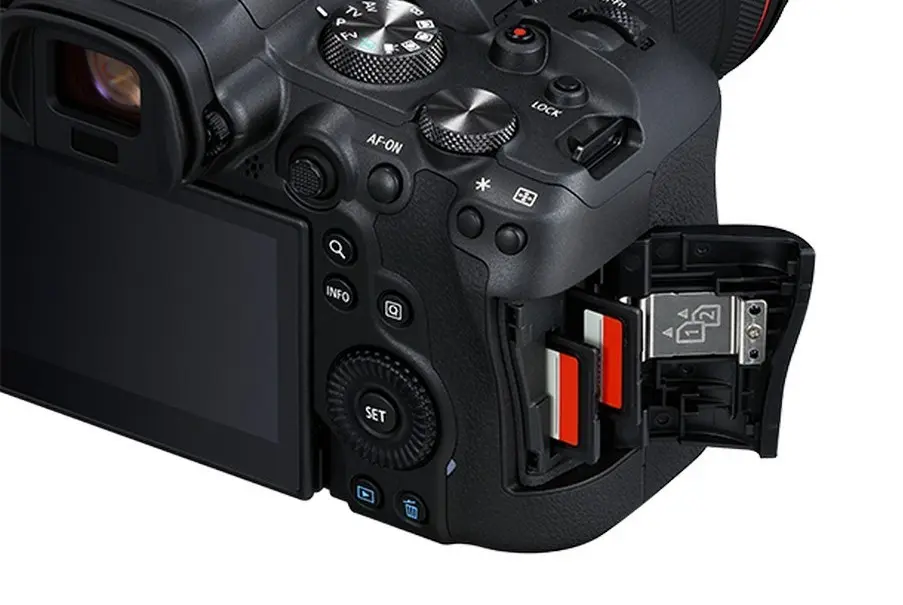 Canon EOS R6 + RF 24-105 IS